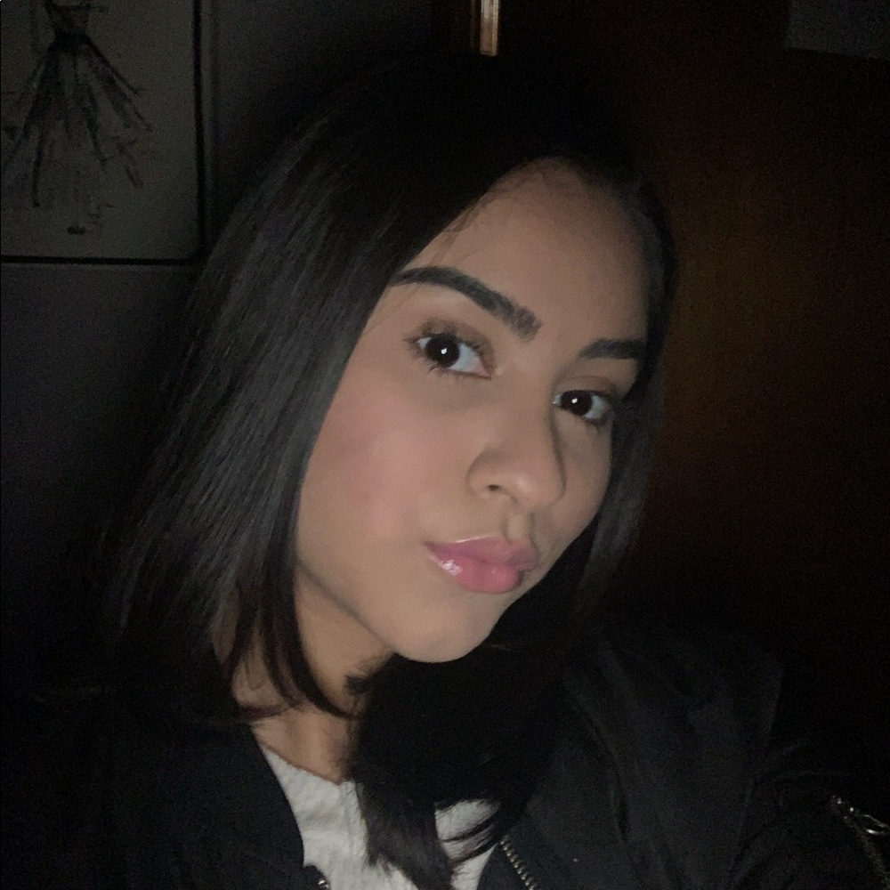 Meet your Posher, Desiree
